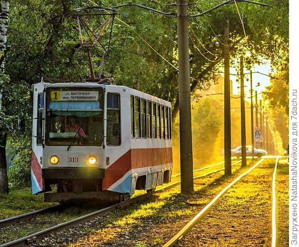 улица Советская, в самом центе города, парралельно центральному проспекту