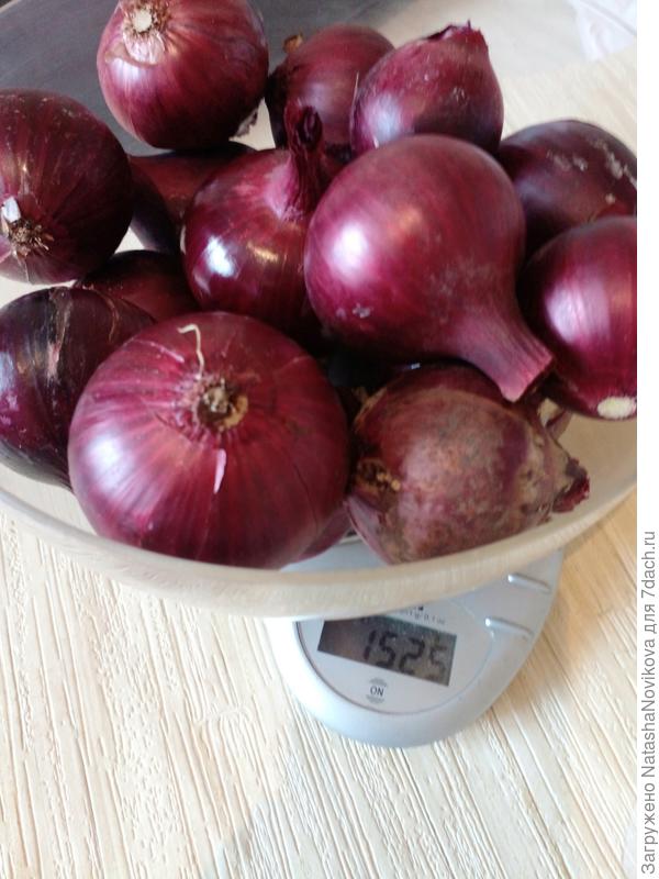 ровно половина урожая, вторую отдали родственникам