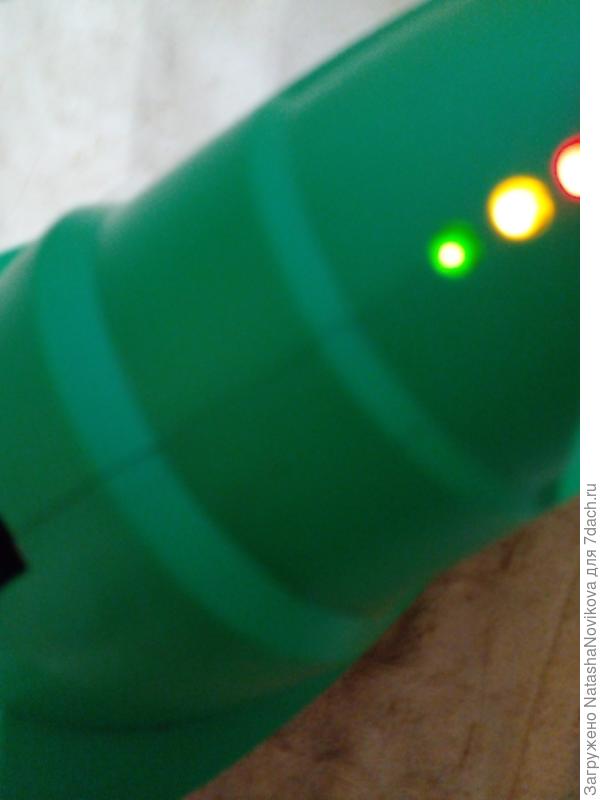 разблокировала - проверяю заряд - горят все индикатора