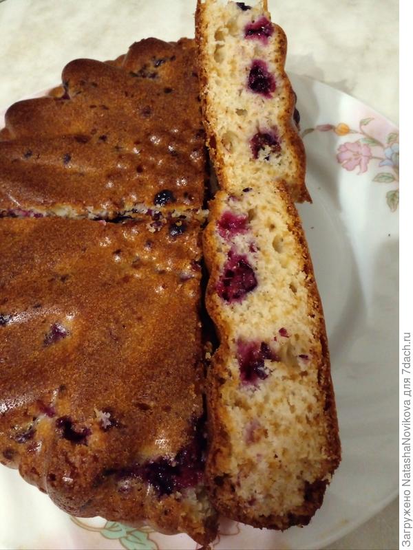 половину пирога съела;) нужно спать ложиться, а на меня аппетит напал;)