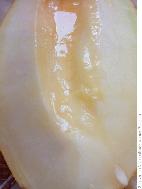 пока вынимала косточки пальцы слипнулись