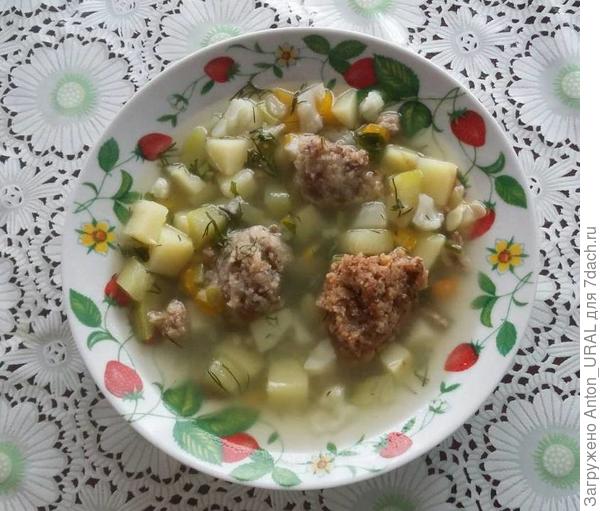 Суп из кабачков с чечевичными фрикадельками