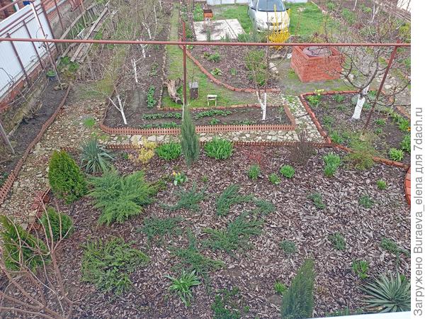 Вид на двор со второго этажа