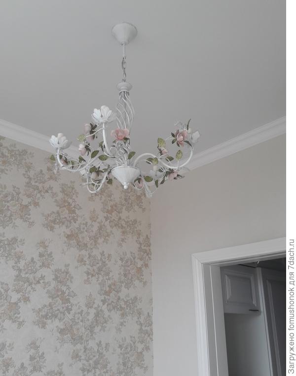 Фото телефоном - косяк и шкаф &quot;завалились&quot;. Пардоньте!))