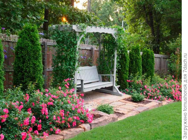 Если планируются в будущем ещё пышные цветники, розарии, то, пожалуй, расположила, оформила бы примерно так. Ели вместо туй, на мой взгляд, ещё лучше!))