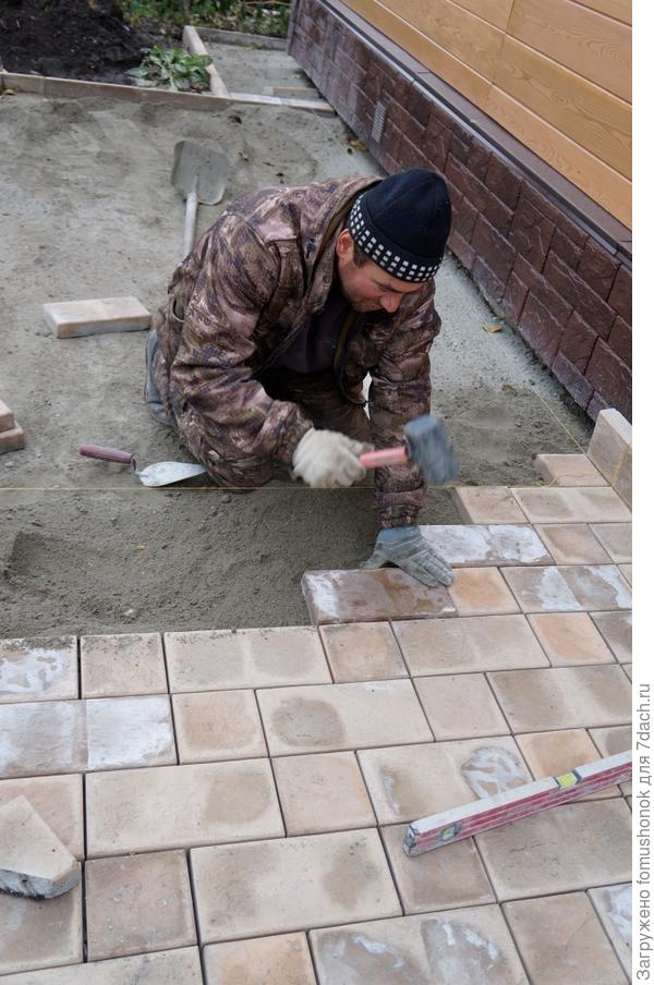 Плиточка пошла!)