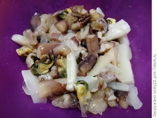 Паровые пельмени с морепродуктами и свининой - пошаговый рецепт приготовления с фото