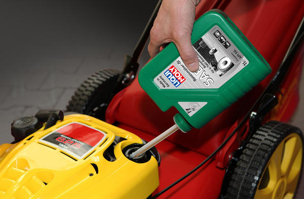 Масло Rasenmaher-Oil SAE 30 для четырехтактных бензиновых и дизельных двигателей