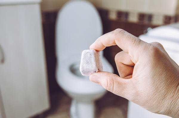 Препараты для туалетов могут быть жидкими, порошкообразными или таблетированными