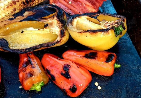 Вкус перцев, приготовленных на углях, изменился. Фото Наумовой Виктории (naumova-vika)