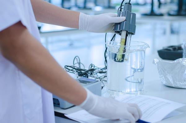 Laboratorní rozbor vody určí její složení a pomůže vybrat potřebný filtrační systém