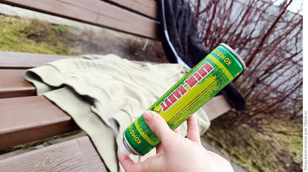 Комфорт-аэрозоль Клещ-Капут можно распылять под любым углом, даже держа вверх ногами. Фото Юлии Рогоновой (Innova)