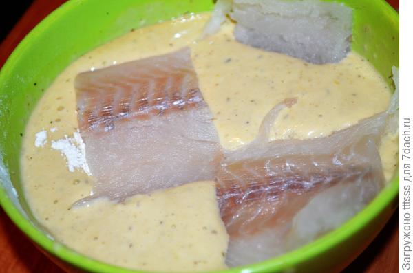 Макаем рыбу в кляр