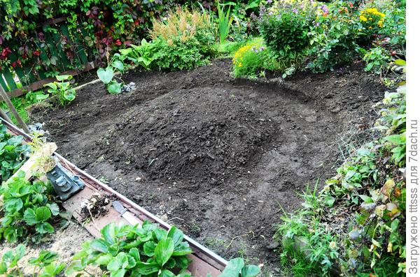 Придаём форму клумбе