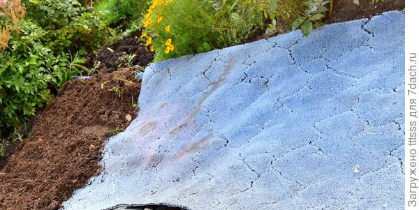 Ковролин засыпаем песком