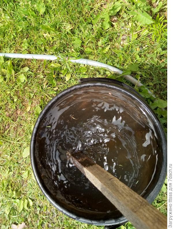 Развожу удобрение в воде
