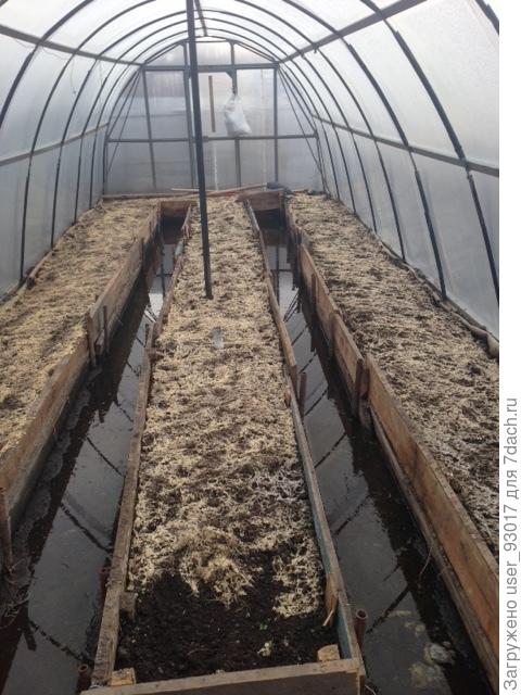 так в этом году у меня было в конце апреля, а в прошлом стояла вода до конца мая