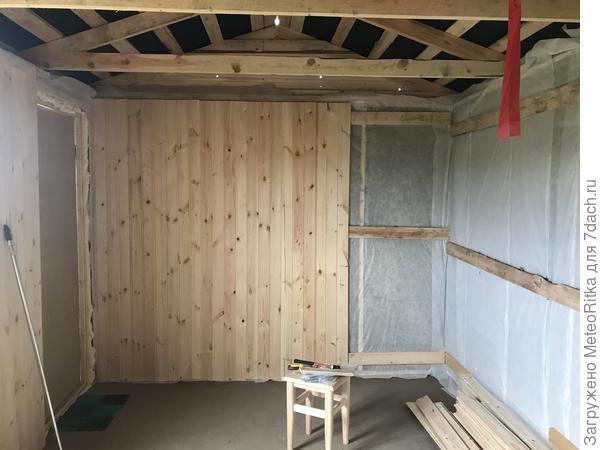 Утепляли и ставили перегородки сами.