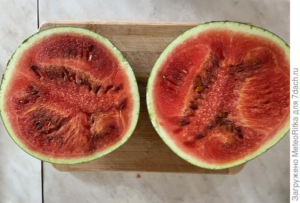 Сибирский мед, чутка перезрел, можно было снять и пораньше. Хорошо что вкус не успел испортиться.