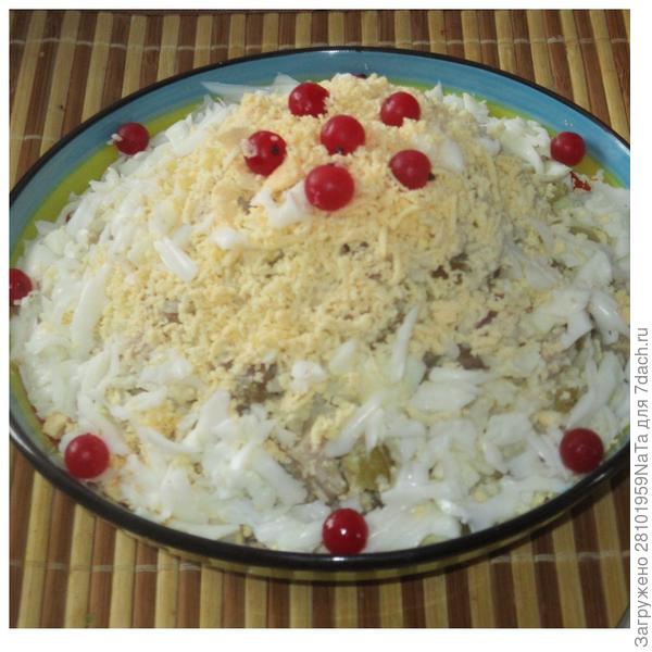 салат с мясом и рисом