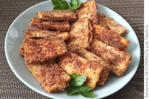 выкладываем сыр на тарелку