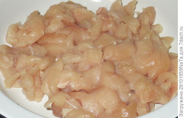 выкладываем в чашу мясо