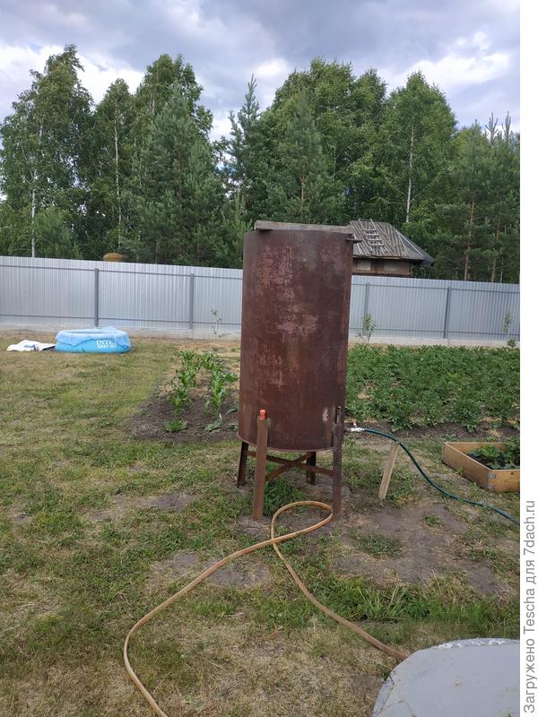 Бабушка мужа благословила бочку для полива и приперли мы её за сто километров.