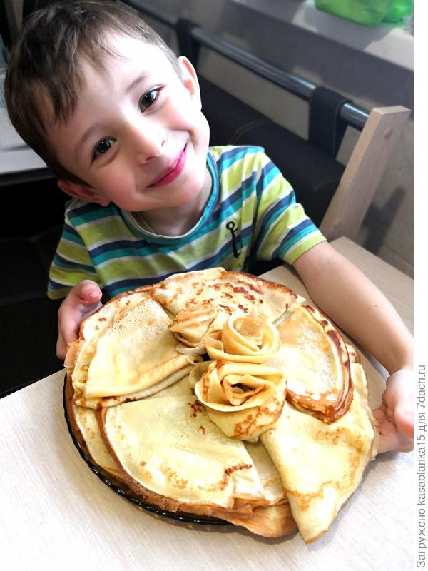 Дениска с блинами