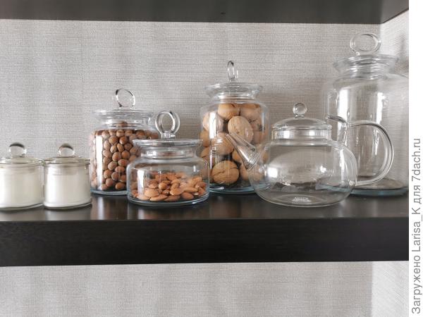 С такими крышечками у меня есть всех размеров, от 100мл до 5 литров.