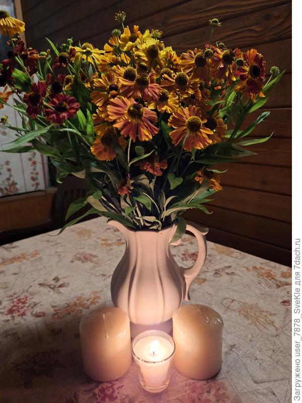 А я быстрей свечи в шкафу откопала)