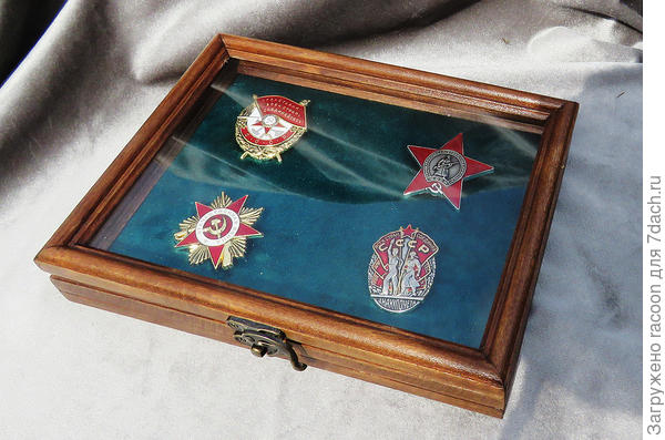 витрина для наград на 4 ордена