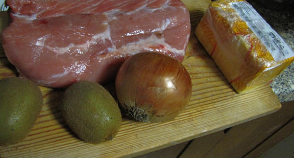 Ингредиенты для приготовления мяса по-французски. Фото автора