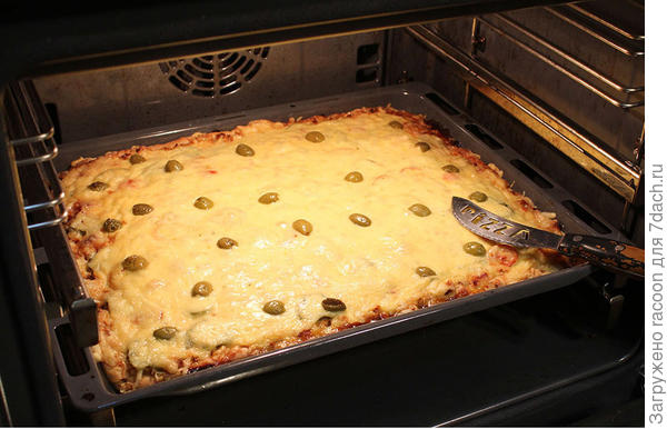 готовая Новогодняя пицца