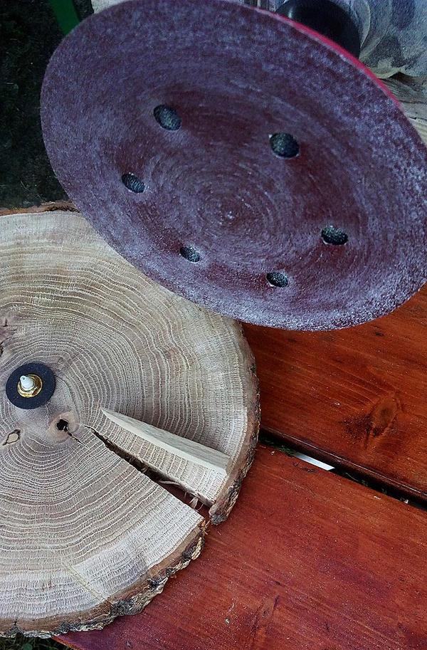 Трещину заклеиваем клином. Фото автора