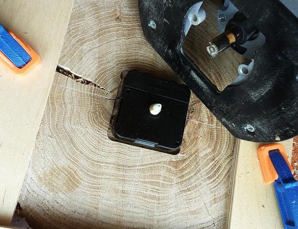 Механизм идеально встал в углубление. Фото автора