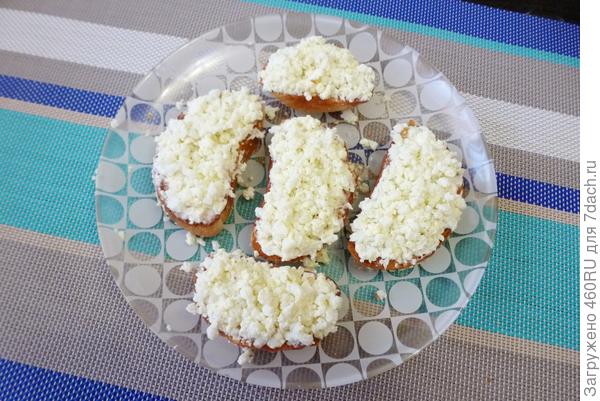 Бутерброды со шпротами и маринованными огурцами. Пошаговый рецепт с фото () Бутерброды со шпротами и маринованными огурцами. Пошаговый рецепт с фото