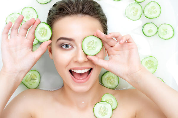 Живые витамины: 10 масок для кожи и волос из овощей и фруктов