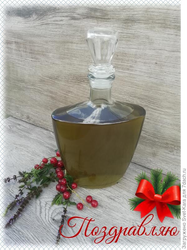 А сегодня по прекрасному поводу можно и по граммульке домашнего мятно-лимонного ликерчика. Исключительно для ЗДОРОВЬЯ