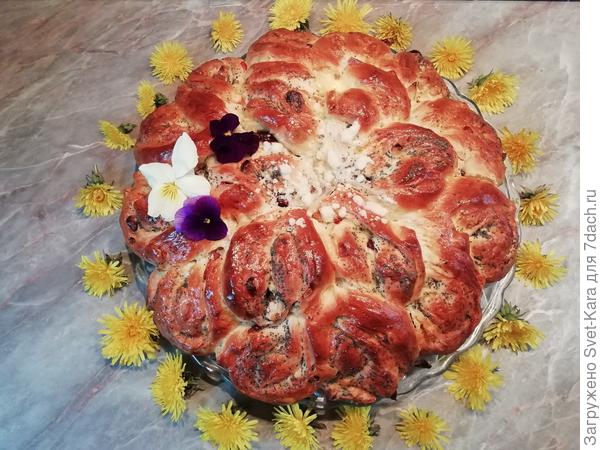 А это для вас пирожок к утреннему кофе