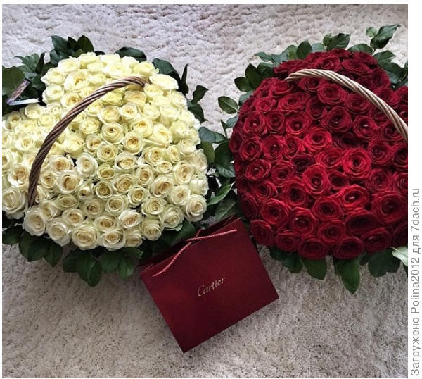 Для вас,красавицы,по корзине цветов!