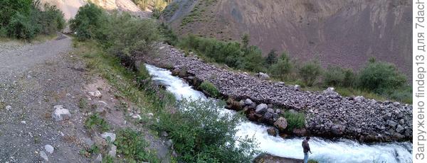 Сорвала ее у этой горной речки