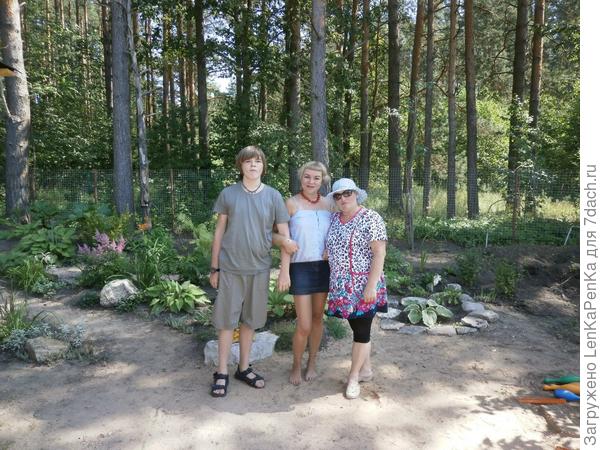 Фото пару лет назад, ребенок с тех пор еще подрос.