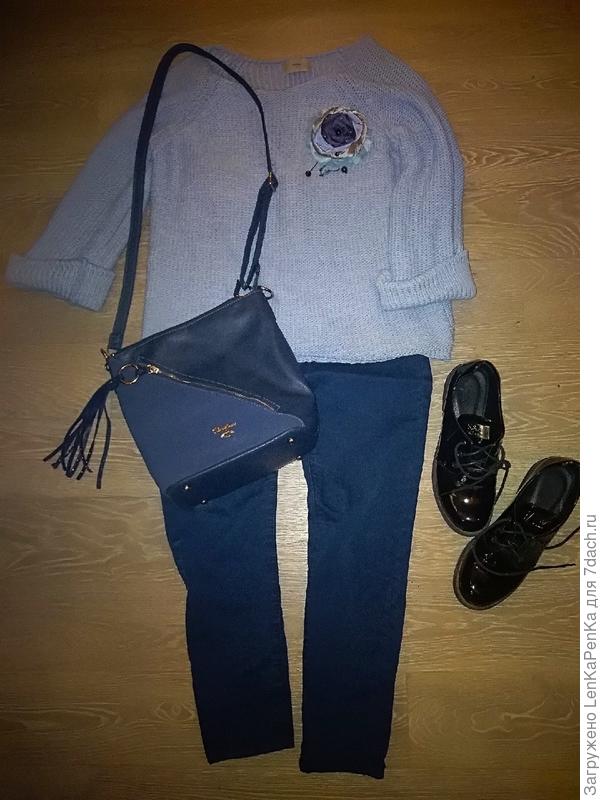 Или с джемпером, но уже не по-босяцки)))