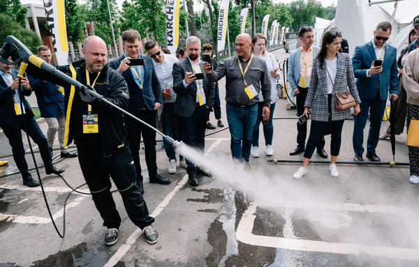 Чистить паром намного экологичнее, чем бытовой химией