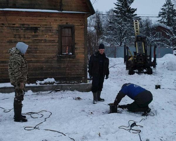 Установка металлических наголовников на железобетонную сваю. Фото автора
