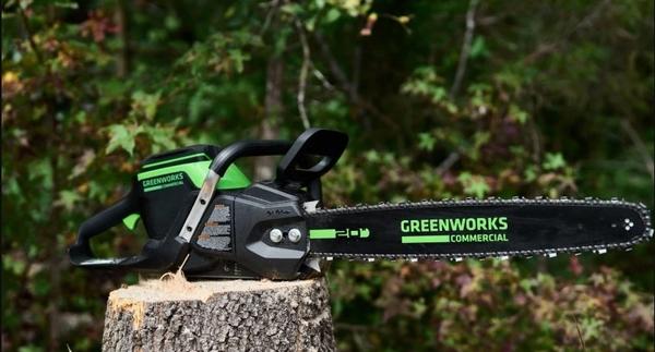 Мощная аккумуляторная пила с точным резом Greenworks GD82CS51K8, 82V. Фото с сайта gw-house.ru