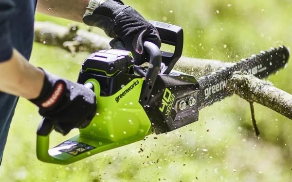Аккумуляторная цепная пила Greenworks GD40CS18K8. Фото с сайта gw-house.ru