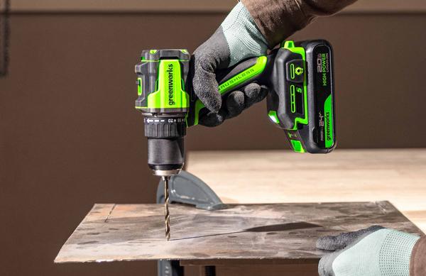 Дрель-шуруповерт Greenworks DD560