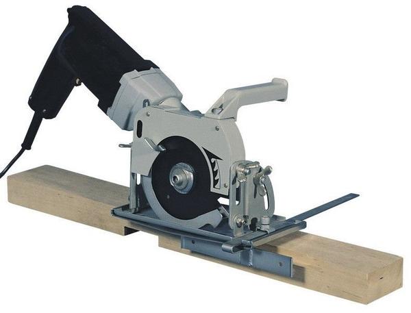 Циркулярная пила на базе дрели или шуруповерта. Фото au.pinterest.com