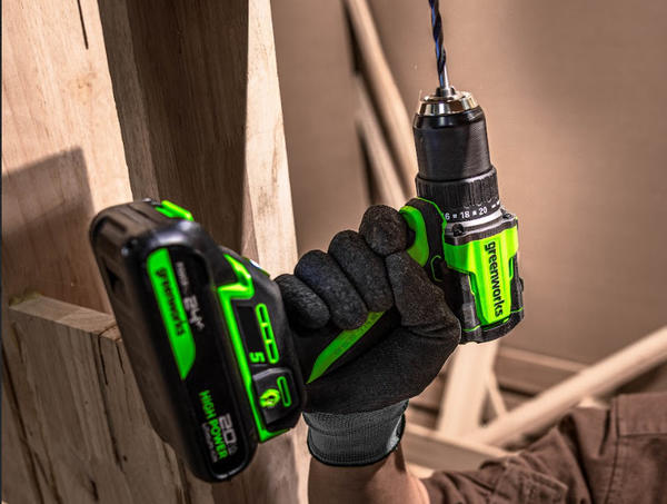 Аккумуляторная дрель-шуруповерт Greenworks DD560